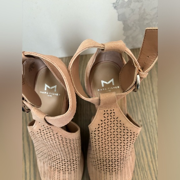 NWOT Marc Fisher Tan Vixen Cutout Suede Sandals women’s size 8 - Picture 10 of 10